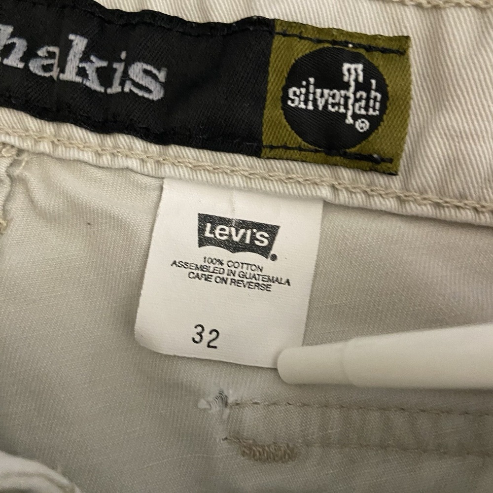 Vintage Levi's Silvertab Cargo Shorts men's 32 Baggy Khakis 10" Inseam 90s Y2K - Picture 2 of 12